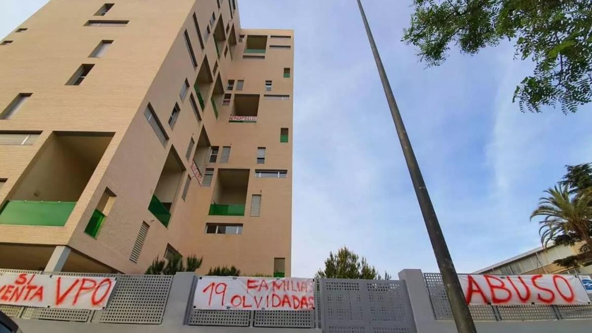 Un bloque de viviendas de Paterna en una imagen de archivo.