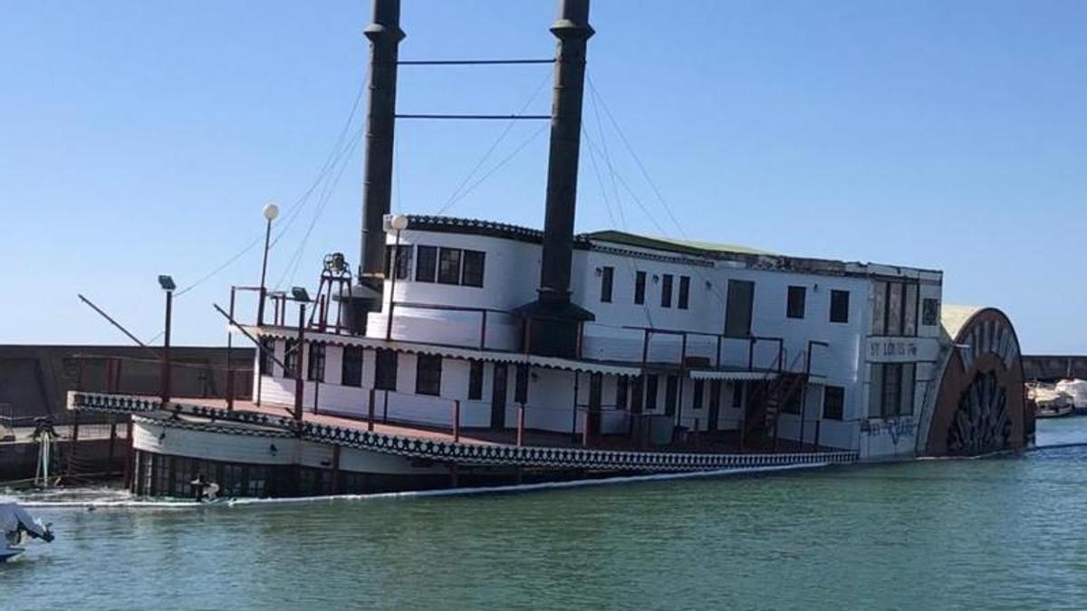 Imagen del barco Willow, en Puerto Marina Benalmádena.