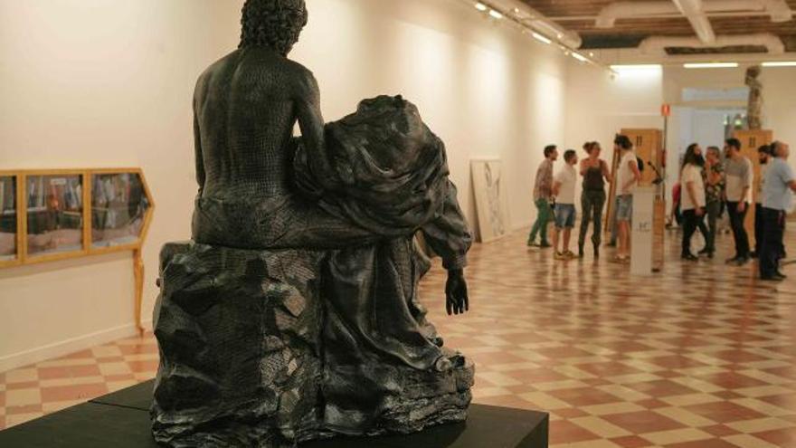 La exposición de arte contemporáneo &#039;Vanitas&#039; llega a La Térmica, tras su paso por ciudades como Madrid y Barcelona.