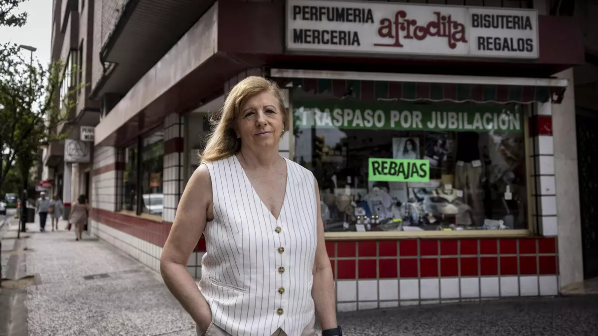 Adiós a otro negocio histórico de Zaragoza por jubilación: "Al final la gente mayor no va a tener dónde comprar"