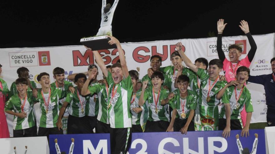 Doblete del Betis en el arranque
