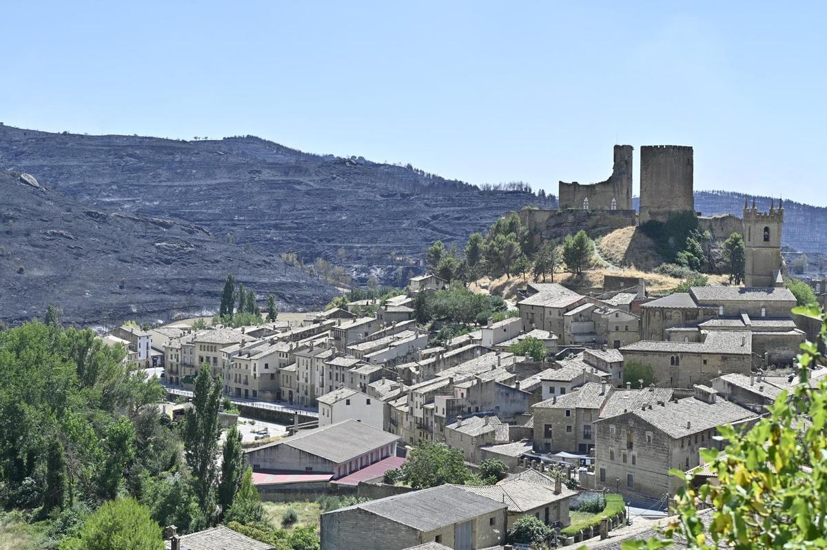 En imágenes | El incendio de las Cinco Villas asciende ya a 12.600 hectáreas y seis pueblos continúan evacuados