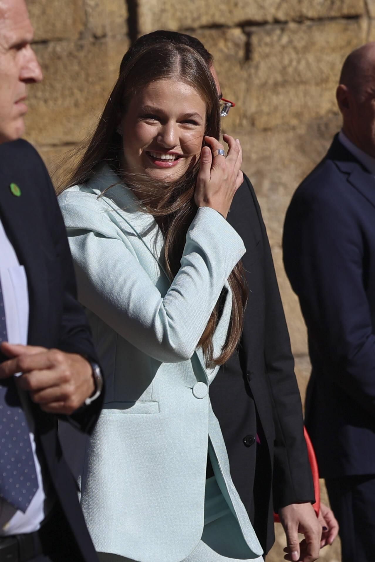 EN IMÁGENES : Leonor derrocha simpatía al recibir la Medalla de Asturias y el título de Alcaldesa Honoraria de Oviedo
