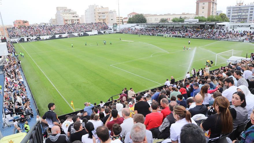 Una temporada de carretera y manta para el Castellón con 21.436 kilómetros