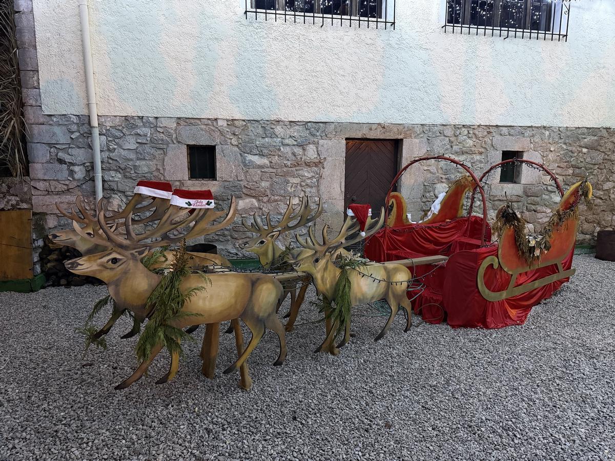 Así es la espectacular decoración navideña del pueblo de Andrín (Llanes)