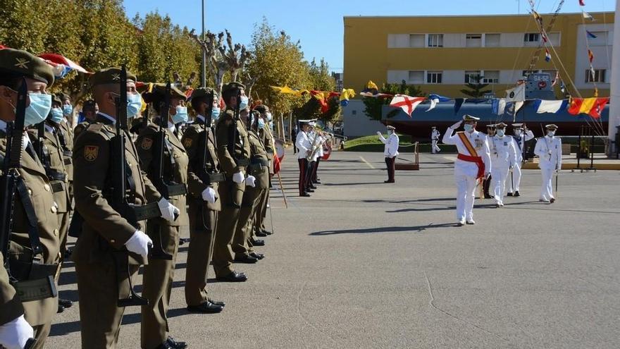 El coronavirus empaña el izado de bandera en Cartagena