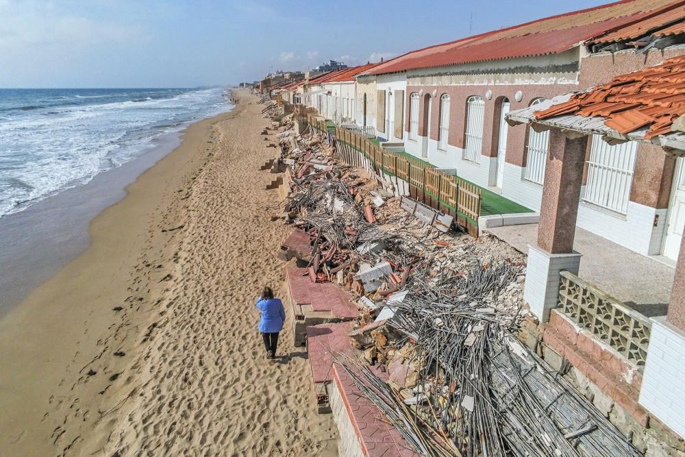 Los vecinos de Babilonia en Guardamar piden al TSJ poder arreglar sus viviendas, en dominio público, tras los temporales de 2016 y 2017. También reclamarán la prórroga de las concesiones.