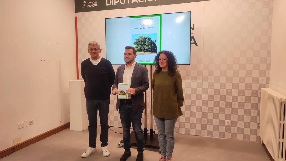 Presentación del libro "Parlandu. Relatos de La Carballeda".