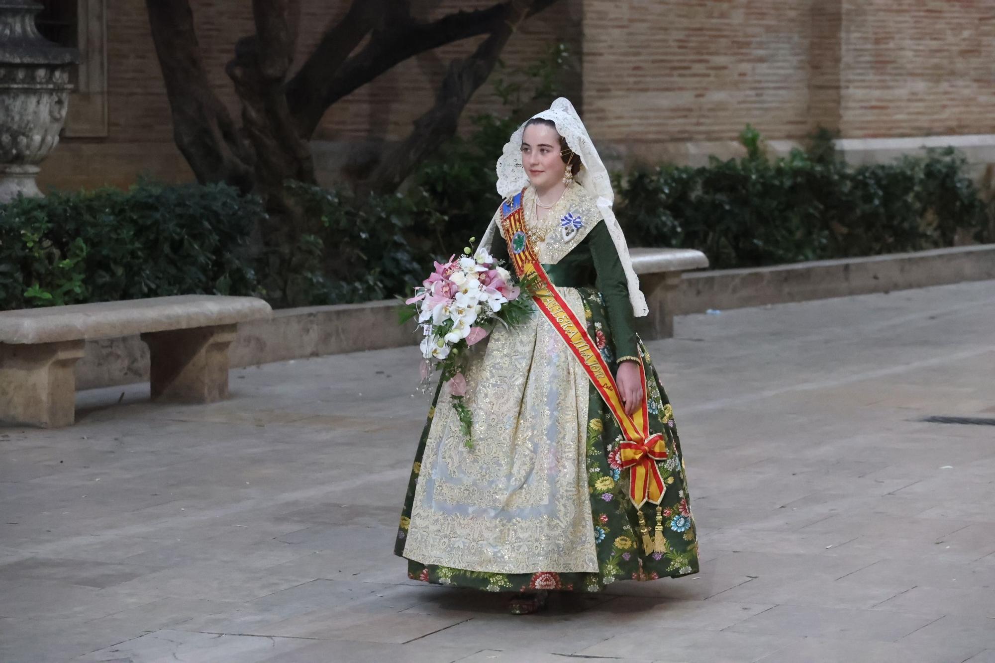 Las falleras mayores de las comisiones en la Ofrenda del 18 de Marzo (y II)