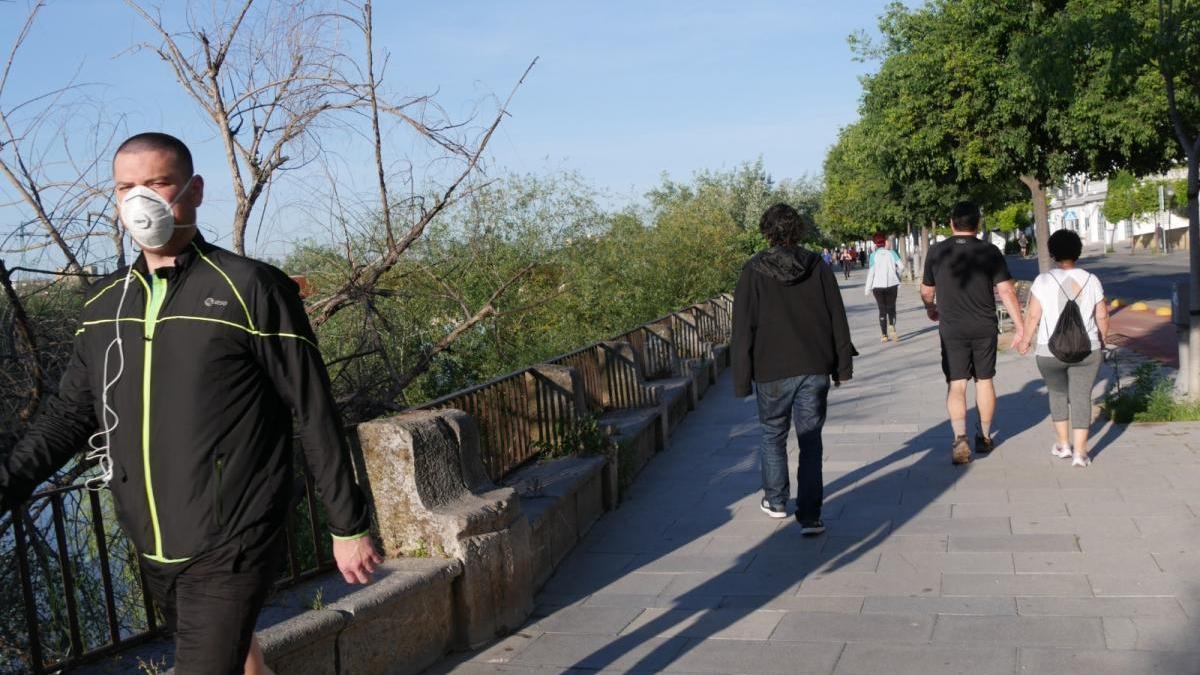 Desescalada en Córdoba: el Ayuntamiento amplía los espacios de uso peatonal para el paseo