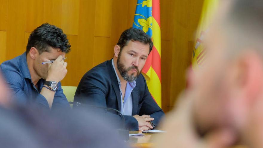 Fran Muñoz en un pleno del Ayuntamiento de Elda