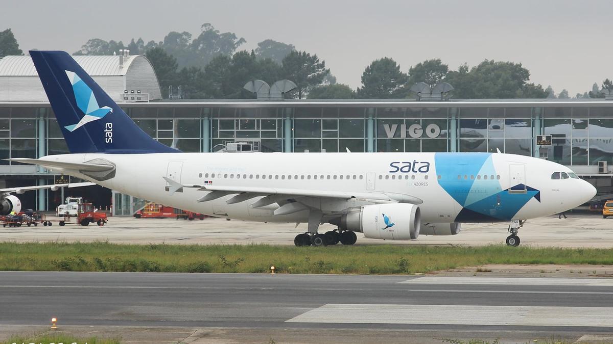 El gigante de SATA en el aeropuerto de Vigo.