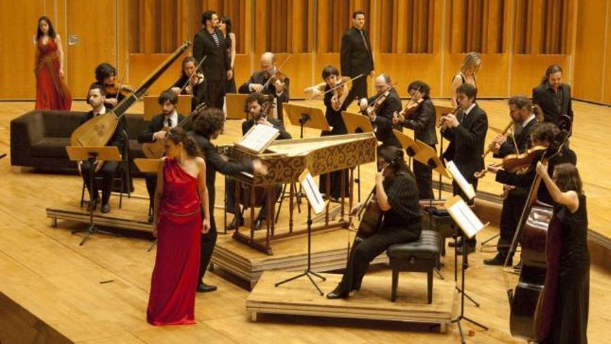 Un momento de la ópera «Dido y Eneas», con la soprano Amaya Domínguez a la izquierda, en primer término.