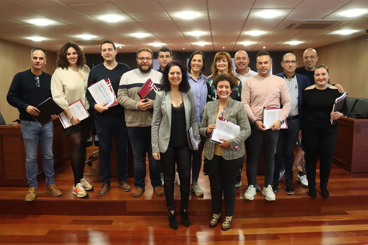El equipo de gobierno de Onda, tras el pleno de presupuestos.