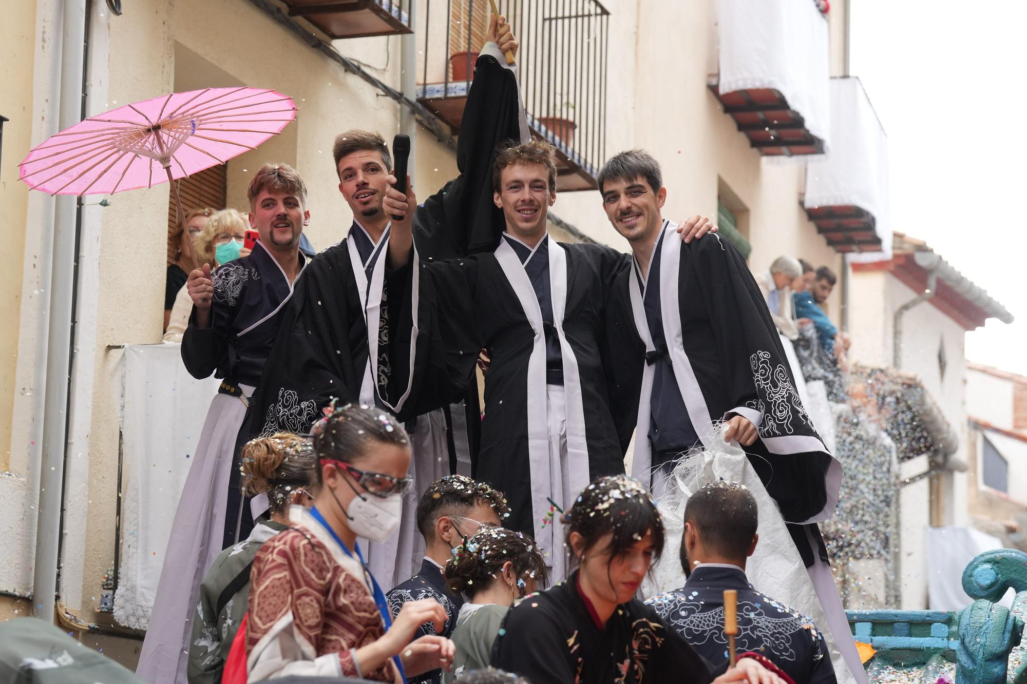 Búscate en el desfile de carrozas y disfraces de l'Anunci de Morella