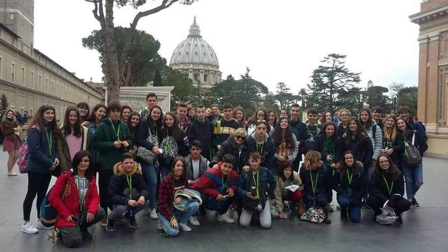 Los estudiantes riosellanos se pasean por Italia