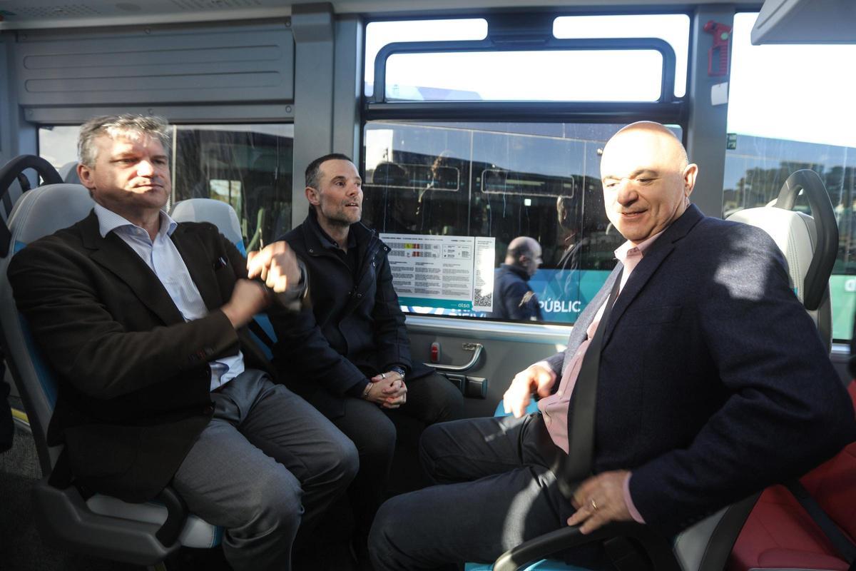 Todas las imágenes de la presentación de los nuevos autobuses de Ibiza Todas las imágenes de la presentación de los nuevos autobuses de Ibiza