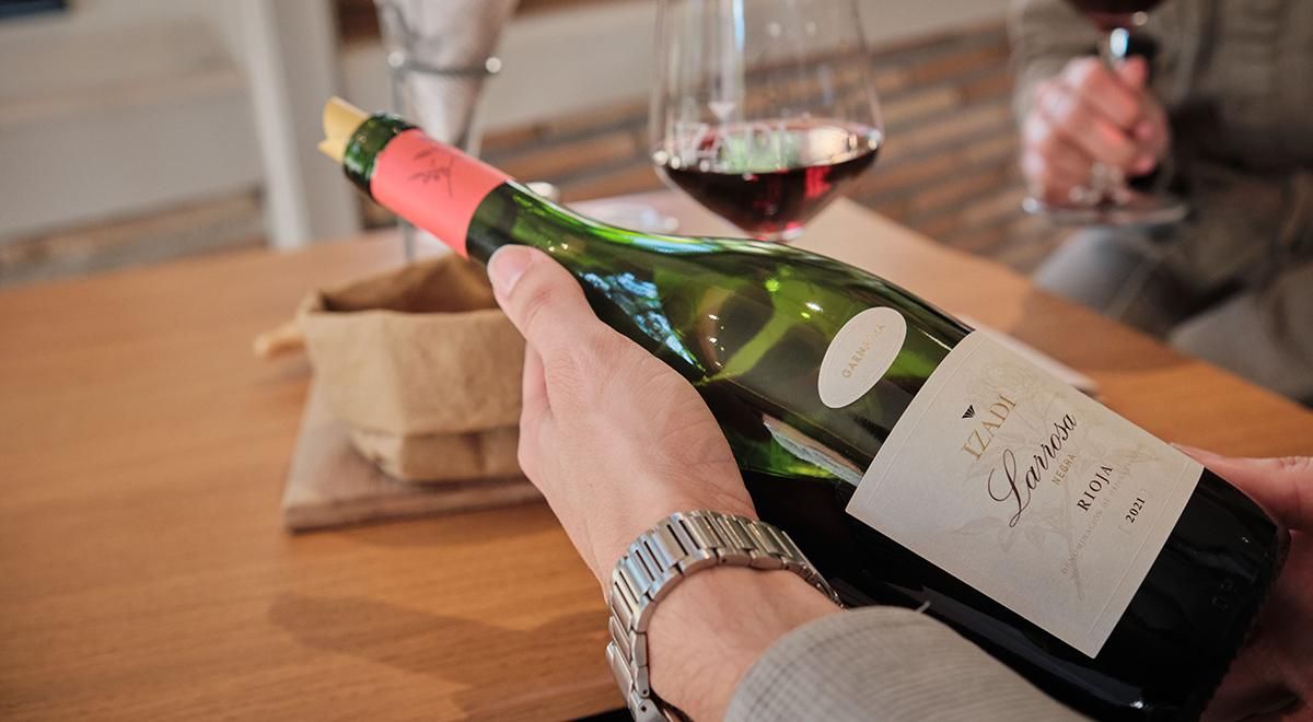 Izadi Larrosa Negra 2021, monovarietal de garnacha de Rioja