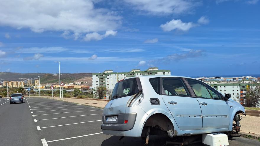 El desguace al aire libre de Jinámar