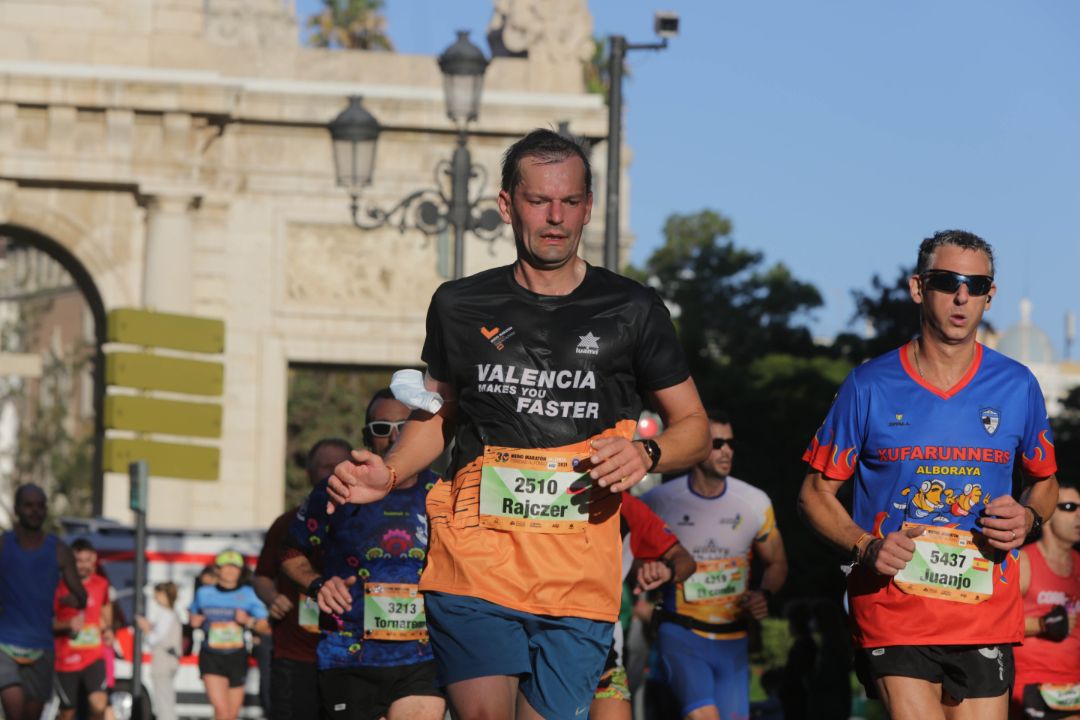 FOTOS | Búscate en el Medio Maratón Valencia 2021