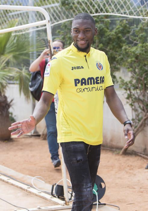 Presentación de Toko Ekambi en el Villarreal CF