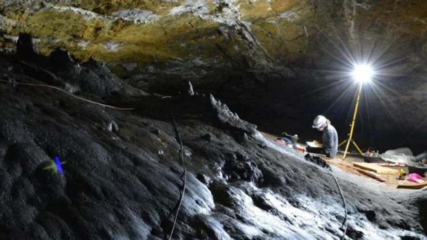 Excavaciones en la Cueva de Ardales.