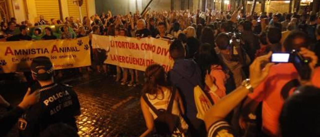 El Gobierno aleja la protesta antitaurina para evitar nuevos enfrentamientos en Algemesí