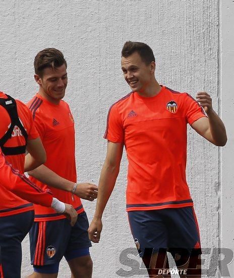 Cheryshev vuelve al grupo y apunta al Villarreal