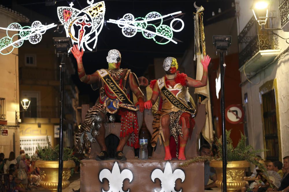 Los Moros y Cristianos de Aspe viven un desenlace espectacular