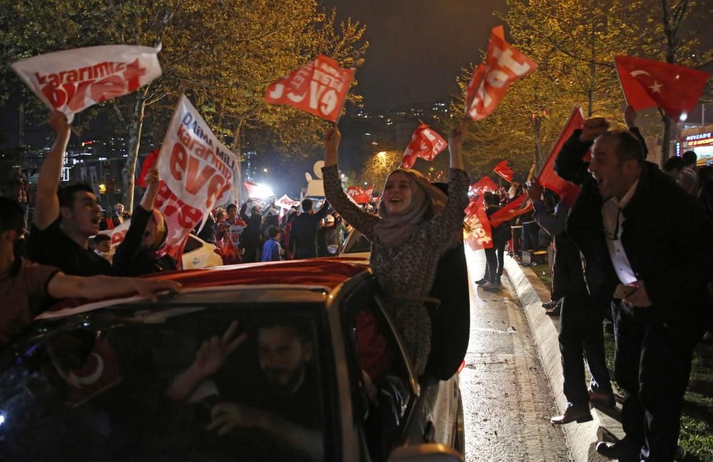 Erdogan gana el referéndun constitucional en Turquía