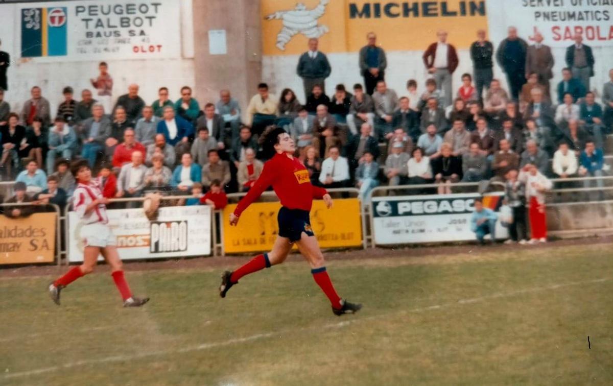 Capdevila, en un partit amb la samarreta de l'Olot