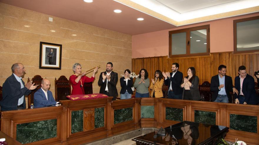 Teresa Garcia, tras recibir tras recibir el bastón de mando.