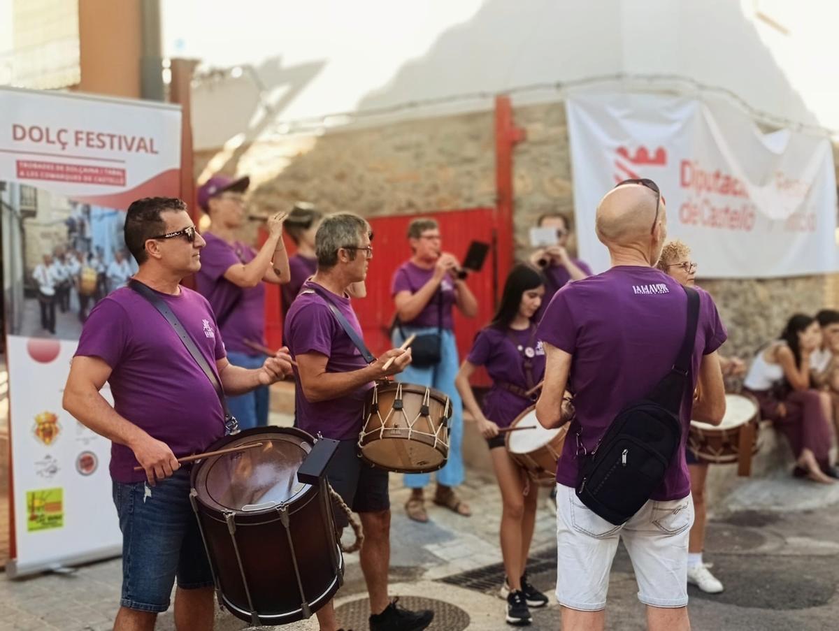 Percusionistas en el Dolç Festival.