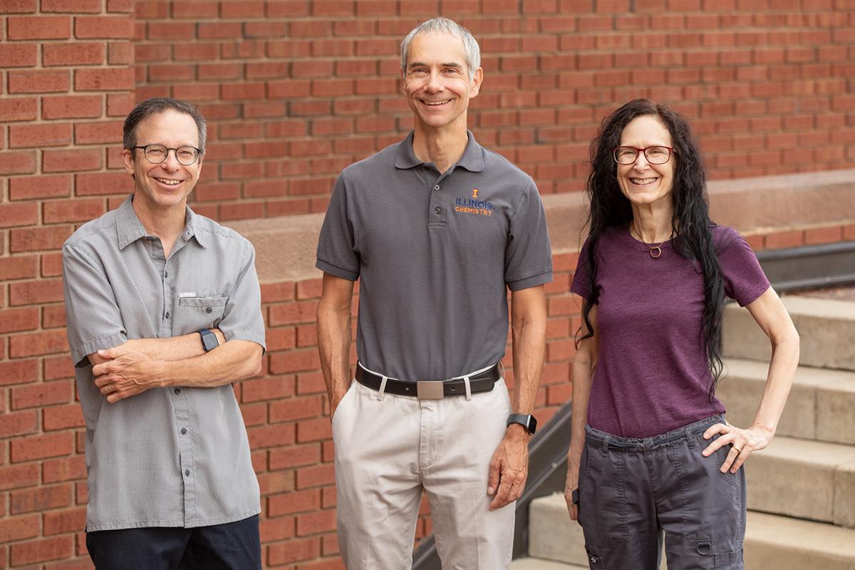De izquierda a derecha, el compositor Stephen Andrew Taylor, el biólogo Martin Gruebele y la ingeniera de software Carla Scaletti.