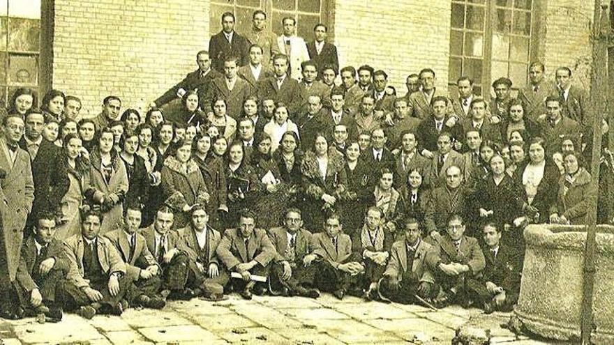 Alumnos de la Escuela Normal del año 1932.