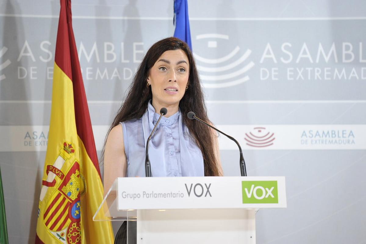 La portavoz de Vox en la Asamblea de Extremadura, Inés Checa.