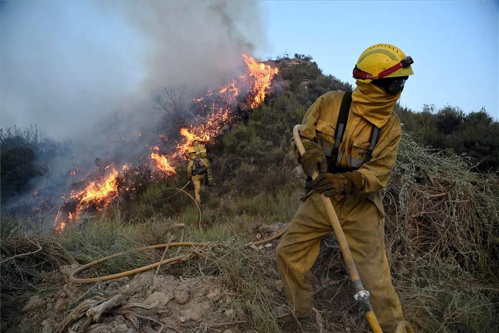 Impresionante incendio en la sierra de Alcubierre