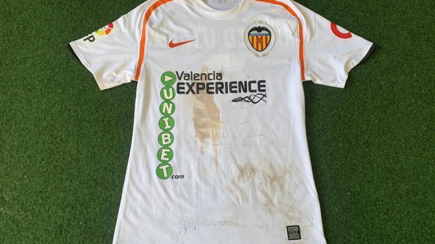 Els colors d'un segle', valiosa colección de camisetas del Valencia CF -  Superdeporte