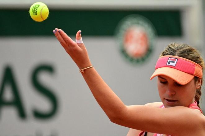 Sofia Kenin se quedó sin doblete tras perder ante Iga Swiatek por un contundente 6-4 y 6-1  en la final de Roland Garros 2020.