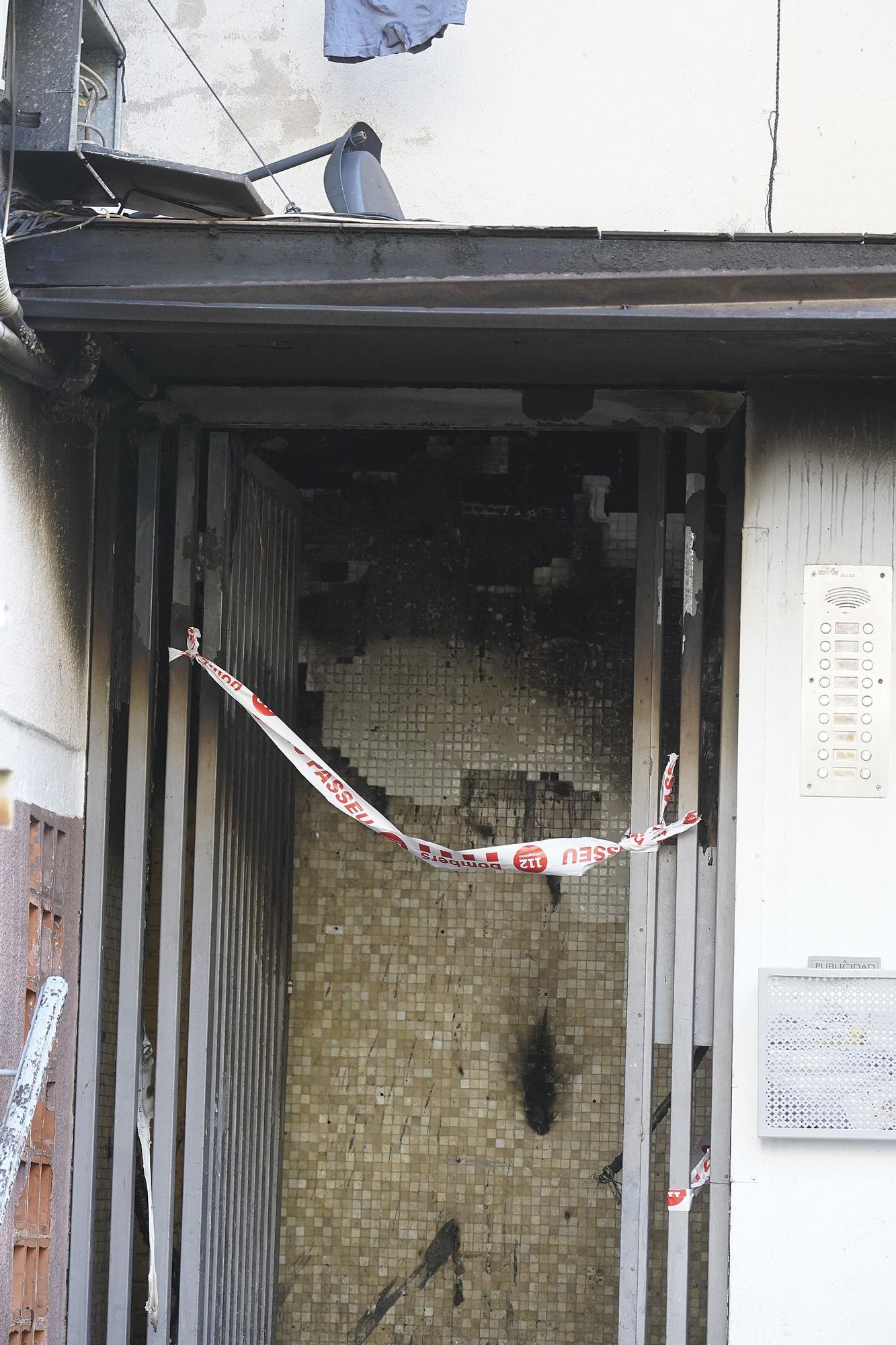 L'incendi en un bloc de pisos de Salt, en imatges