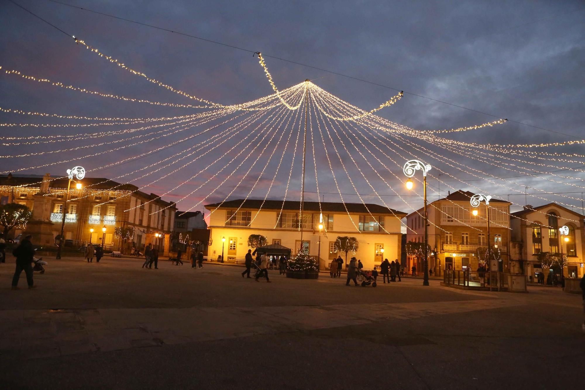 Betanzos inaugura la Navidad con el encendido de su alumbrado navideño
