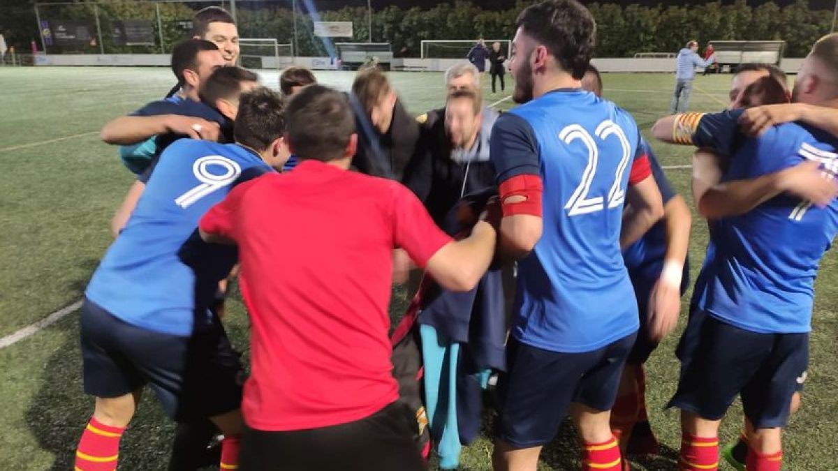 Celebración del CF Tordera frente al Unió Girona