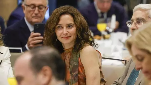 Ayuso exhibe su "orgullo" por el éxito de la Fórmula 1 en Madrid y critica la ausencia del Gobierno