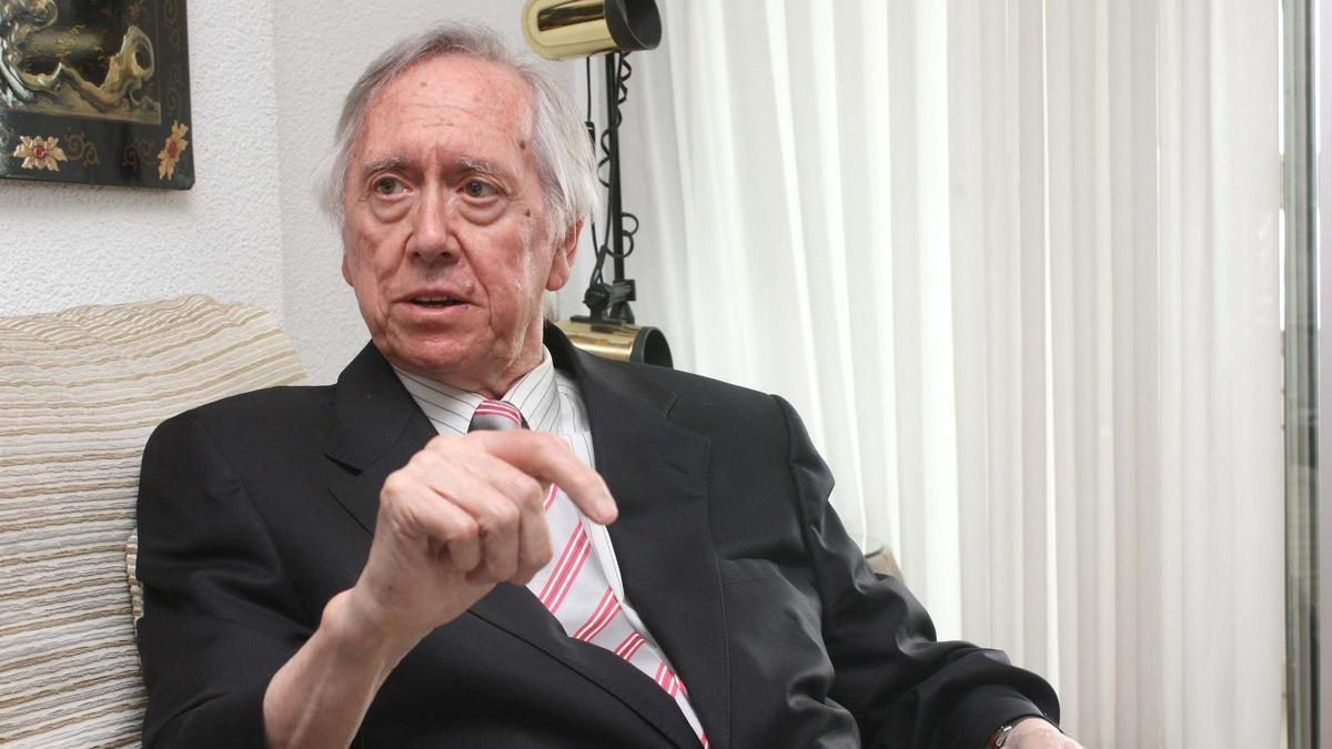El periodista Eduardo García-Rico, en su domicilio de Madrid, en una imagen de 2010.