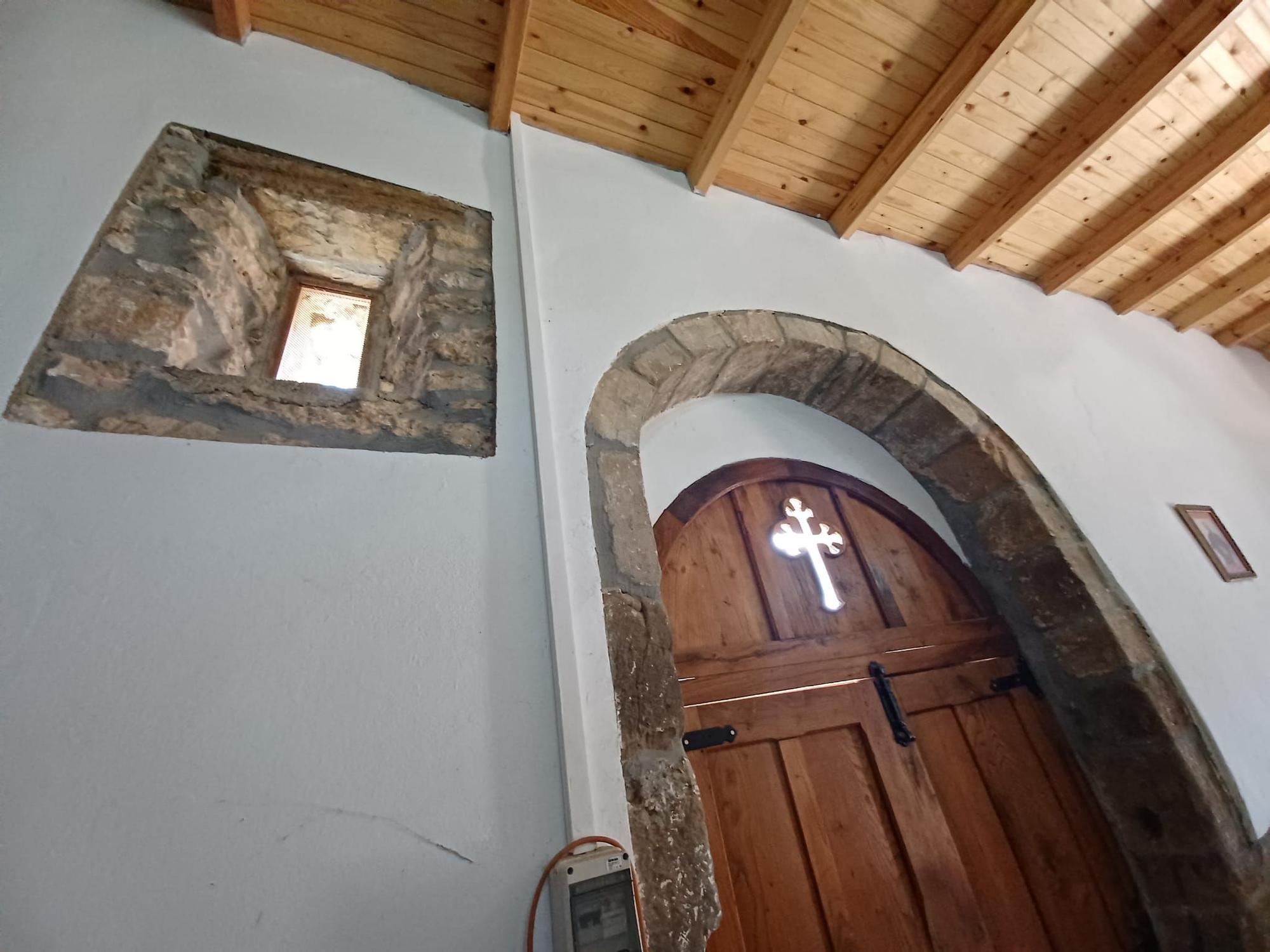Villanueva luce su capilla, una de las más antiguas de Llanera
