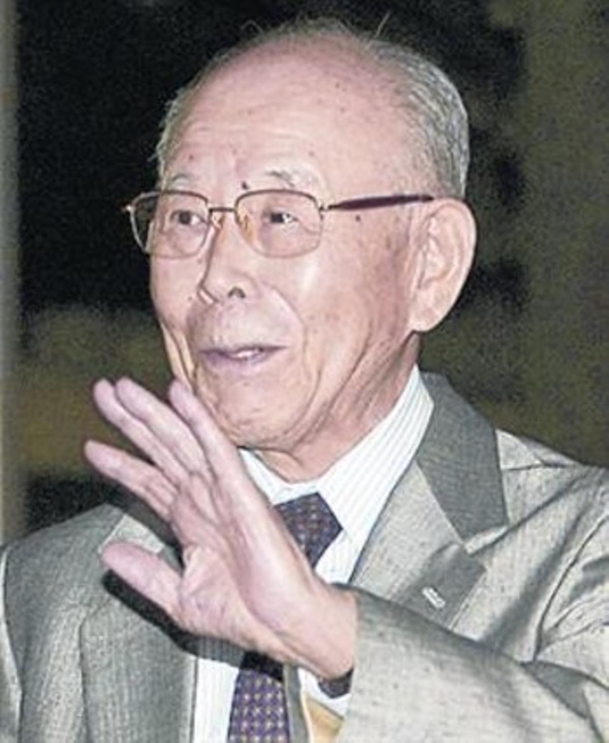 Isamu Akasaki 3 Nascuta Chiran (Japó) el 1929. Professor de la Universitatde Nagoya. Isamu Akasaki 3 Nascuta Chiran (Japó) el 1929. Professor de la Universitatde Nagoya.