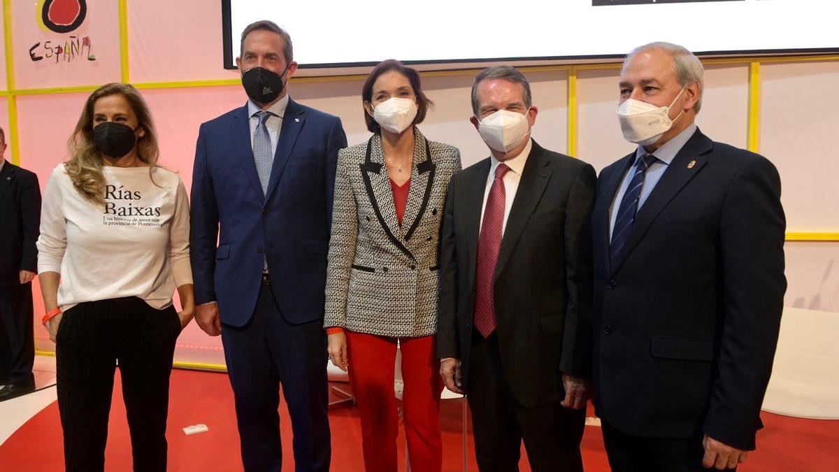 Carmela Silva, Fernando Valdés, Reyes Maroto, Abel Caballero y José Tomé, en la presentación de Vigo en Fitur.