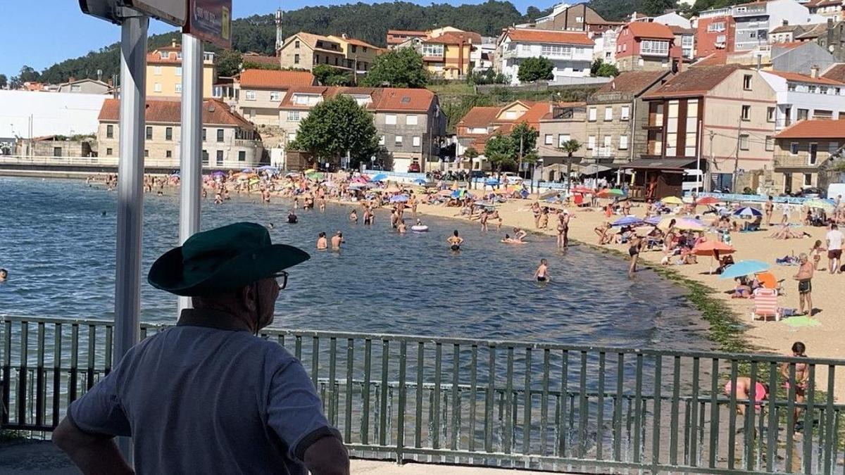 Vista de la playa de Arealonga, en Chapela.
