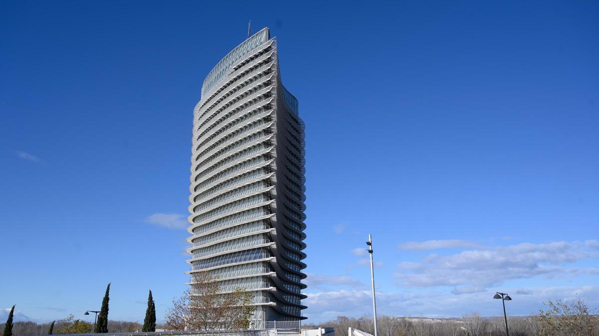 Comienzan las obras en la Torre del Agua, el futuro faro de la logística de Aragón.