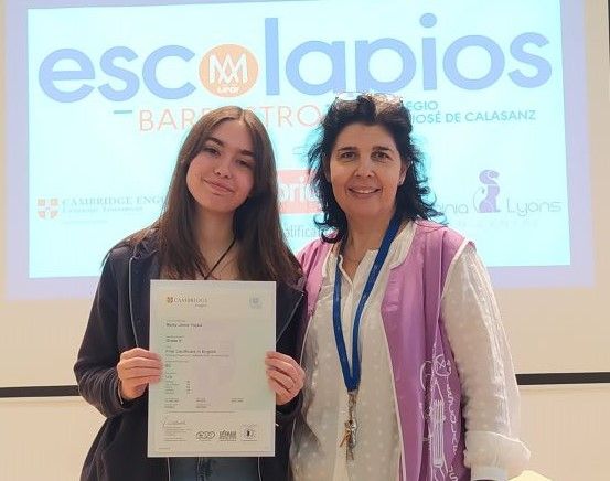 Entrega de diplomas Cambridge en el colegio San José de Calasanz de Barbastro.